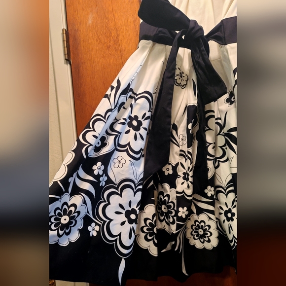 HOST PICK! 🎉🎊A.P.N.Y beautiful black&white floral bustier formal dress sz14 - Picture 6 of 8